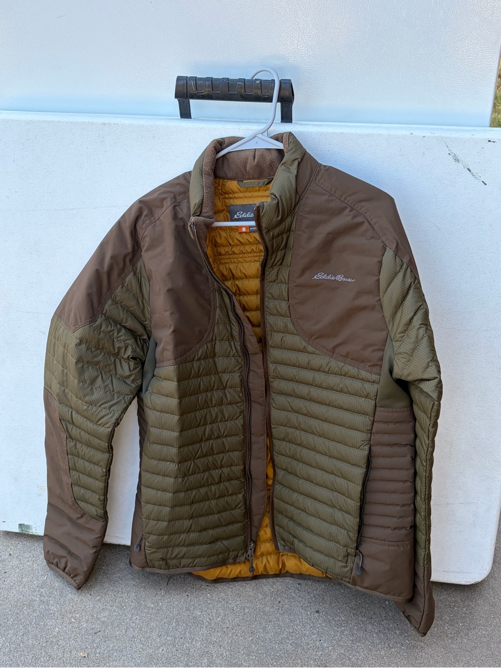 Eddie Bauer Men's Olive and Brown Quilted Puffer Jacket